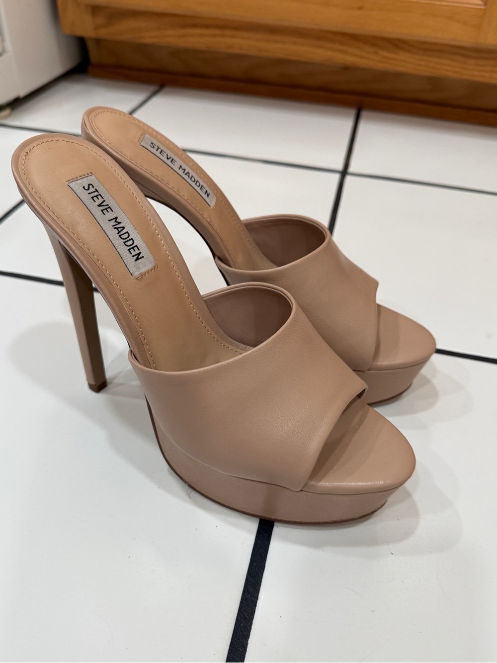 Steve Madden Nude Platform Mule Heels 6” Stiletto Y2K Bombshell - Picture 12 of 14